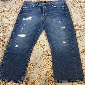 EDWIN trash crop relaxed jean. Excellent condition